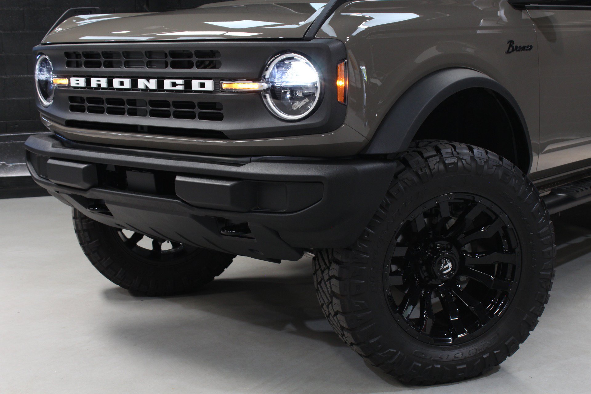 Used 2025 Ford Bronco 4-Door AWD/4WD image 19
