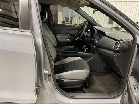 Used 2024 Nissan Kicks SR w/ SR Premium Package FWD image 27