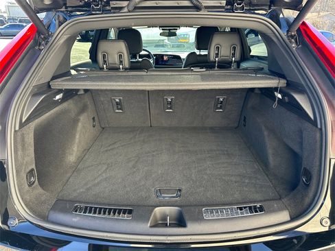 Certified 2025 Cadillac XT4 Premium Luxury image 18