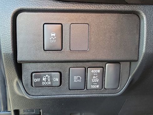 Used 2021 Toyota Tacoma TRD Sport w/ Technology Package image 13