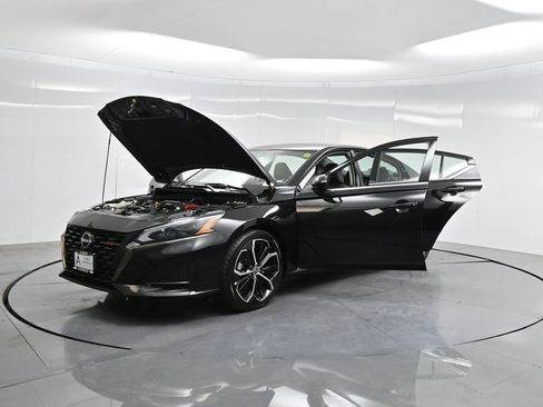 Used 2023 Nissan Altima 2.5 SR image 35