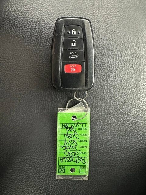 Used 2020 Toyota RAV4 XLE w/ Convenience Package AWD/4WD image 32