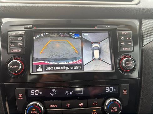 Used 2015 Nissan Rogue SL w/ SL Premium Package image 24