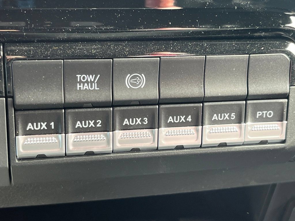 New 2025 RAM 5500 Tradesman AWD/4WD image 19