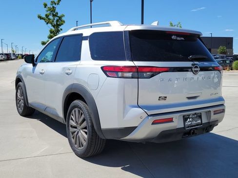 Used 2025 Nissan Pathfinder SL w/ SL Premium Package AWD/4WD image 3