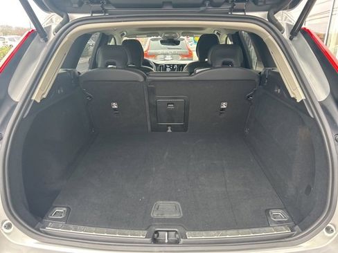 Certified 2025 Volvo XC60 B5 Plus image 11