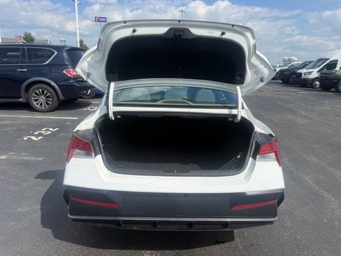 Used 2024 Hyundai Elantra SEL w/ Convenience Package FWD image 42