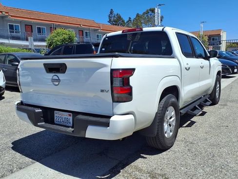 Used 2024 Nissan Frontier SV RWD image 20