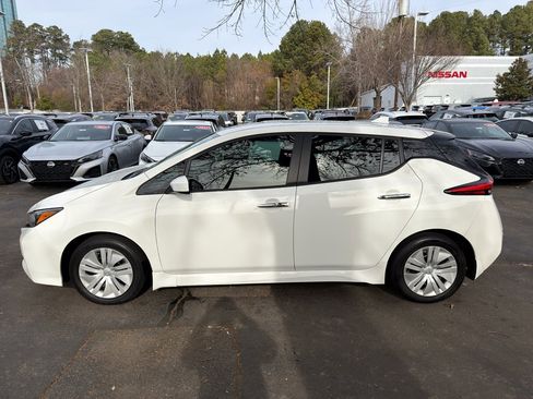 Used 2024 Nissan Leaf S image 4