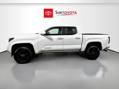 Used 2025 Toyota Tacoma SR5 RWD image 7