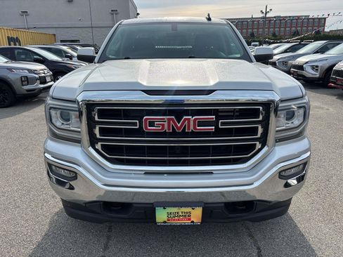 Used 2019 GMC Sierra 1500 SLE w/ SLE Value Package AWD/4WD image 2