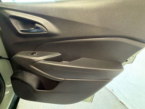 Used 2024 Chevrolet Trax RS FWD image 33