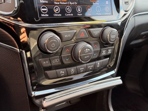 Used 2021 Jeep Grand Cherokee Limited w/ Luxury Group II image 21