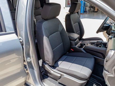 Used 2025 Chevrolet Colorado Trail Boss AWD/4WD image 31