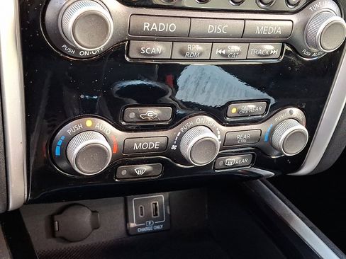 Used 2020 Nissan Pathfinder S image 17