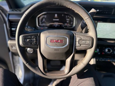 Used 2025 GMC Sierra 2500 AT4 image 6