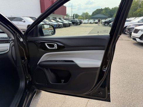 Used 2022 Jeep Compass Limited AWD/4WD image 26