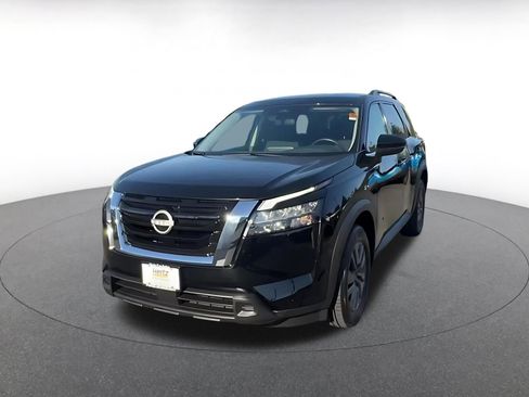 Used 2025 Nissan Pathfinder SV AWD/4WD image 7