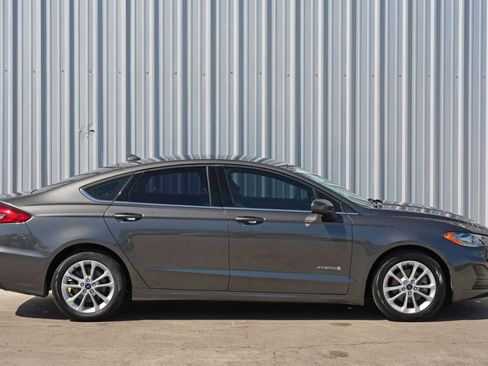 Used 2019 Ford Fusion SE image 45