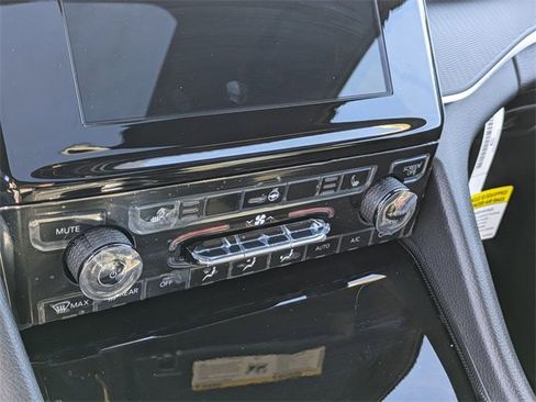 New 2025 Jeep Grand Cherokee Altitude image 26