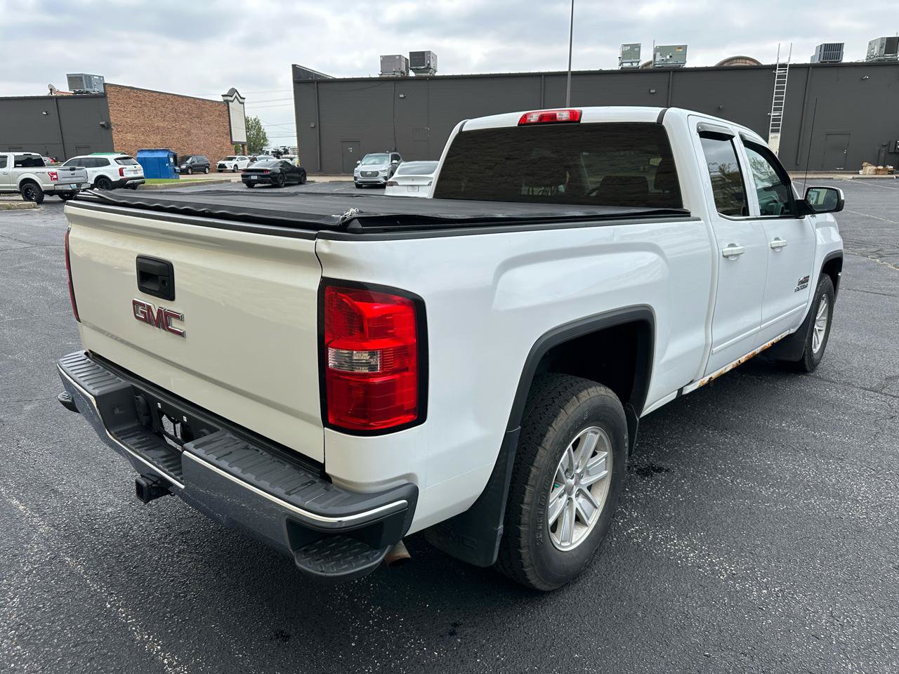 Used 2017 GMC Sierra 1500 SLE AWD/4WD image 5
