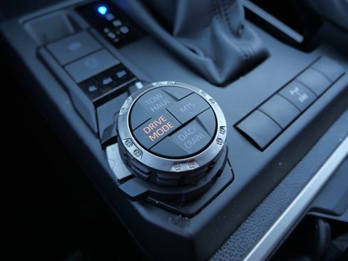 Certified 2025 Toyota 4Runner TRD Off-Road image 25