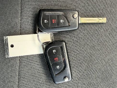 Used 2020 Toyota RAV4 LE w/ All Weather Liner Package AWD/4WD image 37