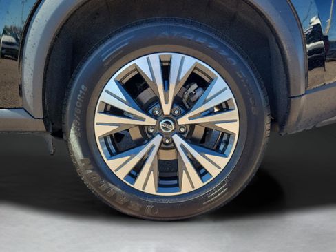 Certified 2021 Nissan Rogue SV w/ Premium Package image 40