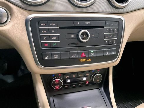 Used 2017 Mercedes-Benz GLA 250 4MATIC image 26