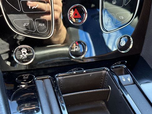 Used 2016 Aston Martin V8 Vantage S image 19