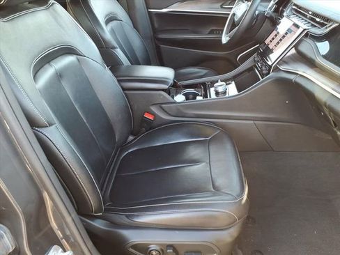 Used 2022 Jeep Grand Cherokee L Limited image 25