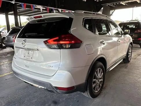 Used 2017 Nissan Rogue SV w/ SV Premium Package FWD image 10
