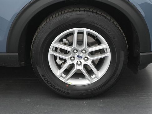 New 2026 Ford Explorer Active RWD image 23