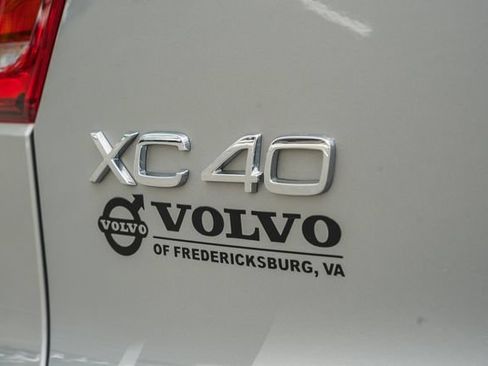 Certified 2023 Volvo XC40 B5 Ultimate w/ Protection Package Premier AWD/4WD image 11