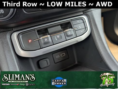 Used 2023 GMC Acadia SLE image 29