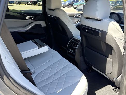 Used 2025 BMW X5 xDrive40i w/ Premium Package AWD/4WD image 16