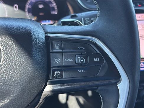 Used 2023 Jeep Grand Cherokee L Limited w/ Luxury Tech Group II image 26