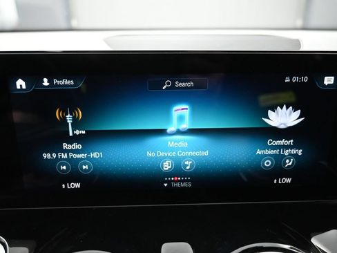 Used 2022 Mercedes-Benz EQB 350 4MATIC image 11