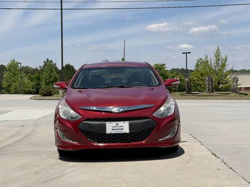 Used 2012 Hyundai Sonata Hybrid w/ Leather Pkg FWD image 2