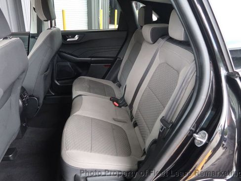 Used 2021 Ford Escape SE image 15