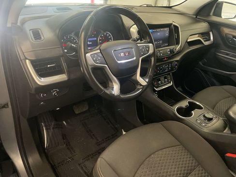Used 2020 GMC Terrain SLE w/ Driver Convenience Package image 4