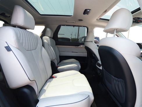 Used 2025 Hyundai Palisade Limited FWD image 29