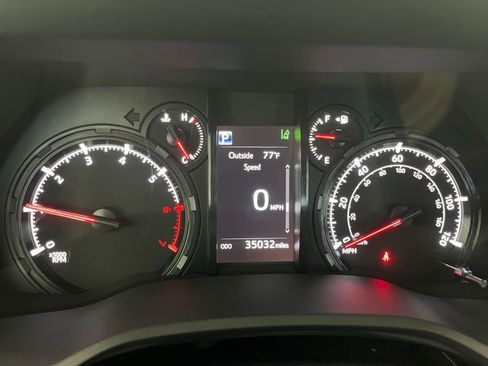 Used 2023 Toyota 4Runner SR5 Premium w/ Moonroof Package AWD/4WD image 9