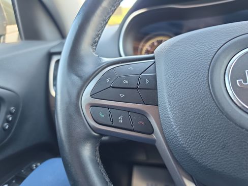 Used 2019 Jeep Cherokee Limited AWD/4WD image 20