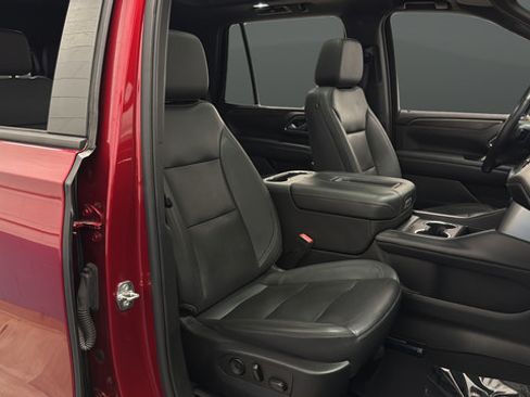 Used 2022 Chevrolet Tahoe Z71 w/ Luxury Package AWD/4WD image 24