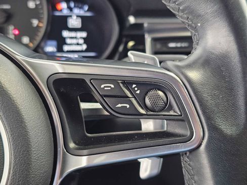Used 2017 Porsche Macan image 28