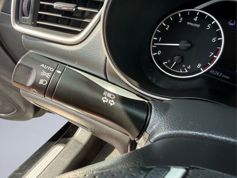 Used 2023 Nissan Maxima SL FWD image 25