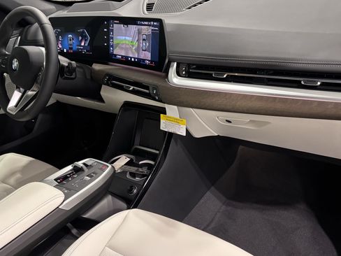 New 2027 BMW X1 xDrive28i AWD/4WD image 25