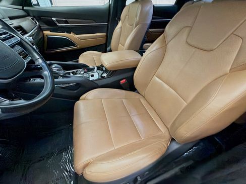 Used 2022 Kia Telluride SX w/ Towing Package FWD image 11