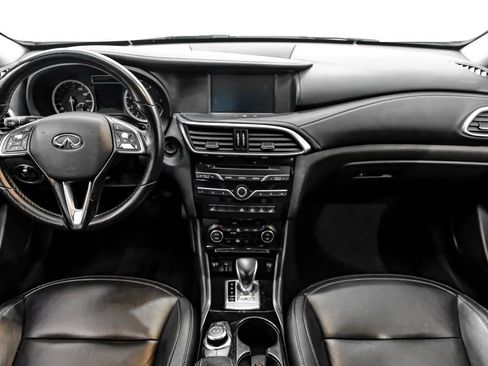 Used 2017 INFINITI QX30 Premium w/ Navigation Package AWD/4WD image 13